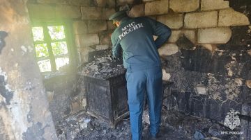 Два человека погибли при пожаре от незатушенной сигареты в Красном Луче