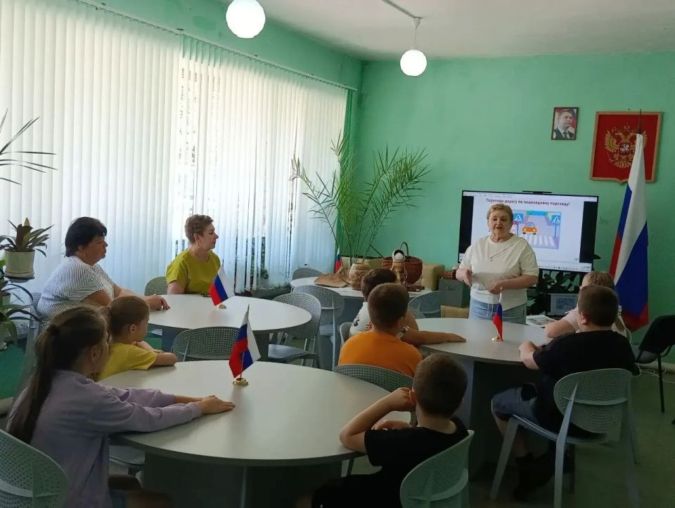 Для учащихся начальной школы, посещающих летнюю тематическую площадку в Кировской СШ №2, была проведена беседа «О правилах безопасного поведения детей в период летних каникул»