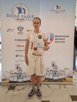 9.06.2026г. в последнем туре соревнований «Белая Ладья» наша команда со счётом 2,5 : 1,5 одержала волевую победу над командой из Омской области! Занимая 66-е место среди 87 команд в стартовом рейтинговом списке, эта победа...