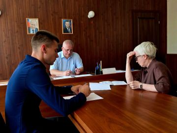 Константин Бутримов: ПРИЁМ ГРАЖДАН В АНТРАЦИТЕ: ДИАЛОГ, ПРОБЛЕМЫ И ПУТИ РЕШЕНИЯ