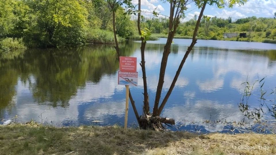 В пгт Городище, на берегу пруда речки Белая по ул. Маяковского отделом по обеспечению жизнедеятельности пгт Городище, с. Малоивановка были организованы и проведены работы по устройству подъезда с площадкой размером 12 х 25...