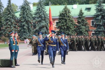 Пламя Вечного огня из Брестской крепости передали в Центральный парк ВС России