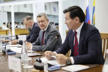 В Калмыкии состоялся ежегодный семинар-совещание на тему "О практике и задачах органов исполнительной власти субъектов Российской Федерации по реализации Стратегии государственной национальной политики Российской Федерации"