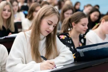 В России стартовала приемная кампания в вузы и колледжи