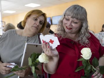 19 июня в Новоайдарском районном доме культуры прошла акция «Благодарность за здоровье», посвящённая Дню медицинского работника