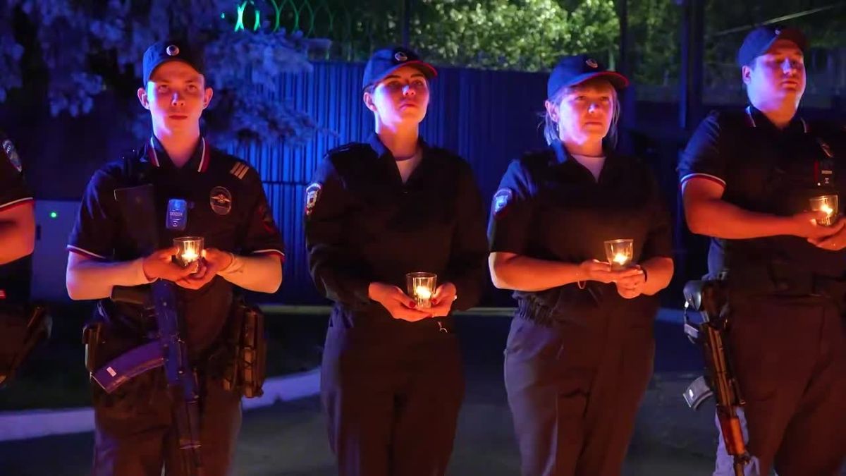Луганск присоединился к Всероссийским акциям «Свеча памяти» и «Минута молчания»
