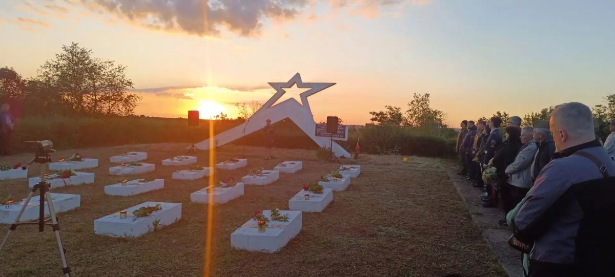 В День памяти и скорби на мемориале «Партизанская стоянка» зажгли свечи в память о павших героях