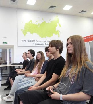 22 июня, В День памяти и скорби, молодежь Алчевска присоединилась к Общероссийской акции «Минута молчания»
