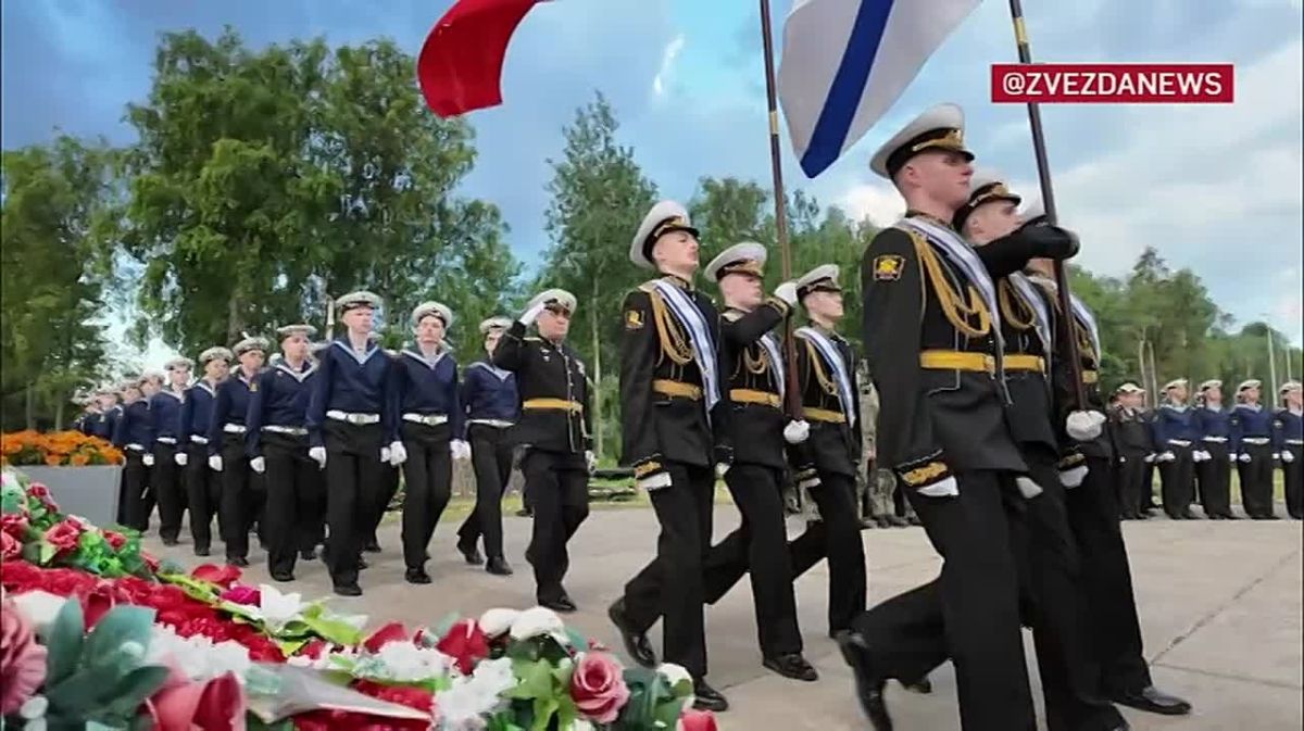 В единое пламя собрали частицы Вечного огня из ДНР, ЛНР, Херсонской, Запорожской и Курской областей в Петербурге