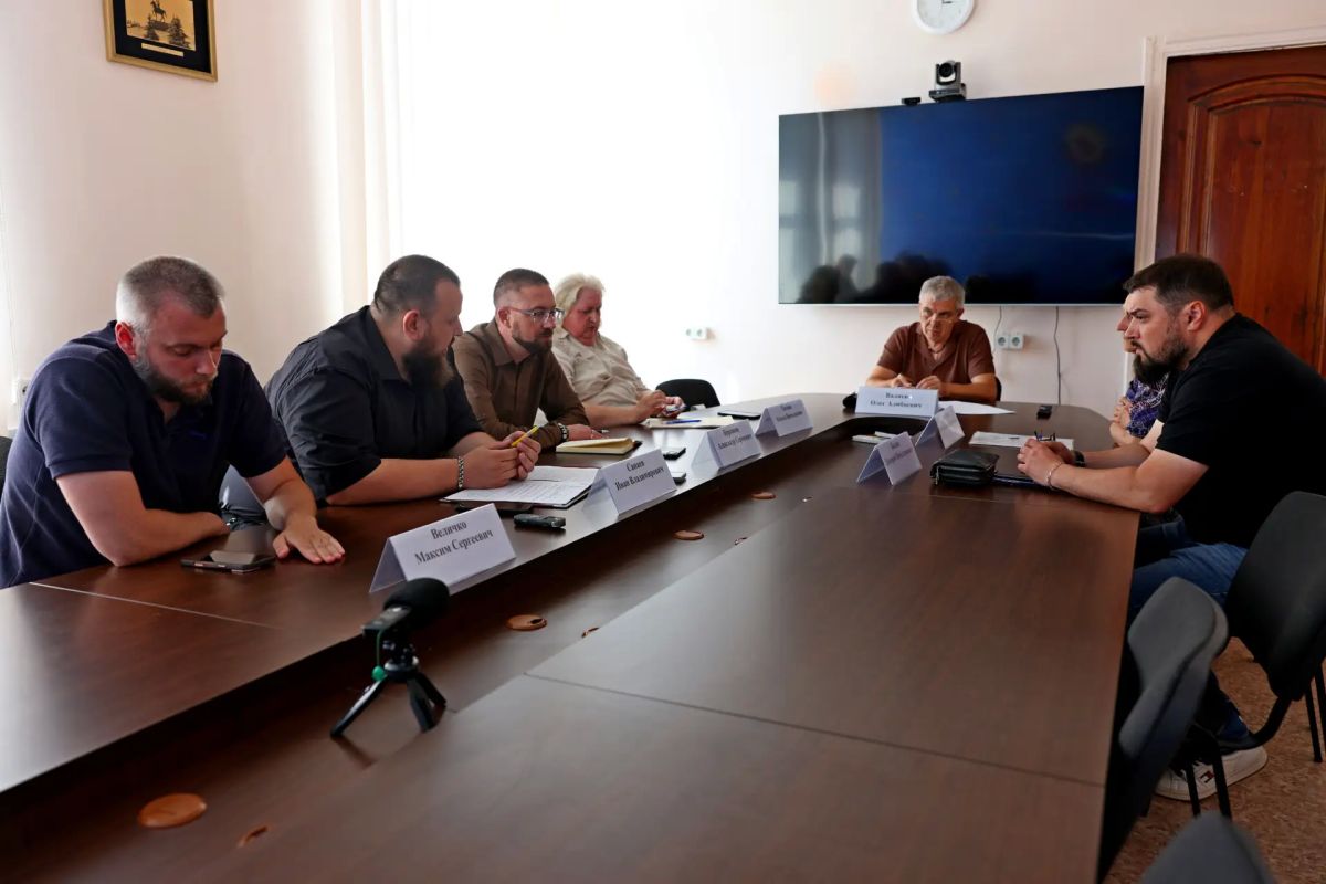 В Социальном комитете продолжили обсуждение вопроса обеспечения населения, проживающего в районе Луганской городской многопрофильной больницы № 2, медицинской помощью