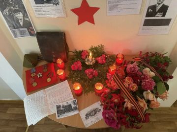 Ко Дню памяти и скорби в Кременском комплексном центре социального обслуживания населения был оформлен "Уголок памяти"