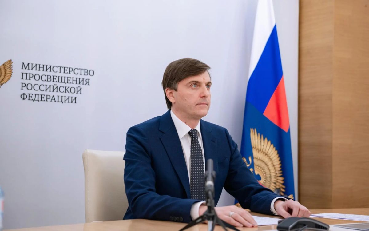 Глава Минпросвещения поздравил с Международным днем вожатого