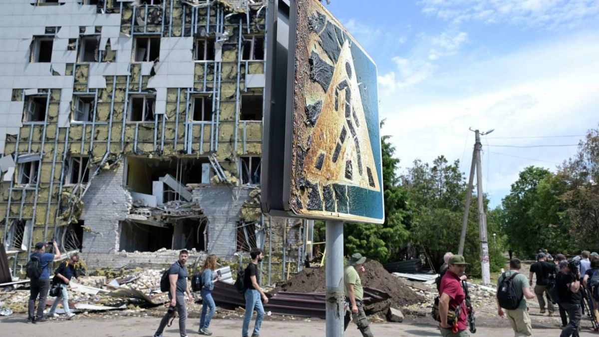 Роман Насонов: Москва так и не получила должного ответа от ООН на обращения в связи с ударом Киева по колледжу в Старобельске, заявил замглавы МИД РФ Александр Алимов