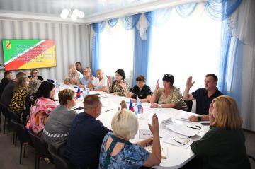 Сергей Колягин: На очередном заседании Совета городского округа депутаты приняли важное и справедливое решение о присвоении звания «Почётный гражданин муниципального образования городской округ город Первомайск Луганской...