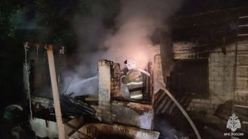 В пгт. Успенка на пожаре пострадал подросток
