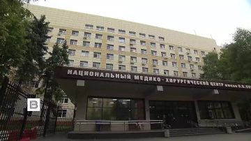 "Настоящий боец. Его такая вот неуемная жажда к жизни, к выздоровлению нам очень помогает": врач Максима Копылова, пострадавшего при атаке ВСУ на колледж в Старобельске, рассказал о ходе лечения первокурсника