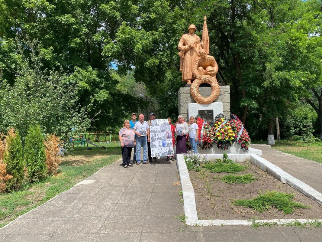 1 июля, в рамках празднования Дня ветеранов боевых действий, сотрудники Бугаевского Дома культуры организовали выставку фотографий ветеранов и участников Великой Отечественной войны