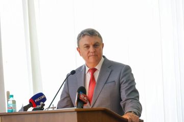 Виктор Водолацкий: Принял участие в пленарном заседании Народного Совета Луганской Народной Республики, в ходе которого был заслушан ежегодный отчет Главы ЛНР Леонида Ивановича Пасечника о результатах деятельности...