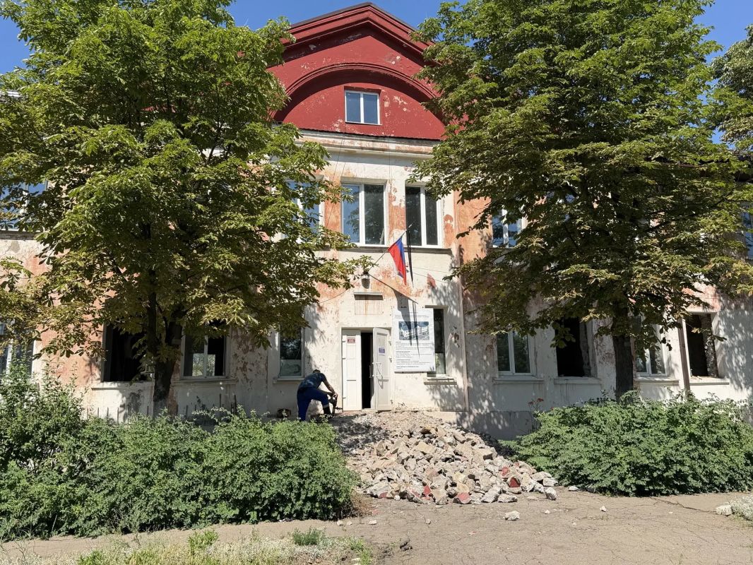 В Антрацитовском муниципальном округе начал работу Штаб общественного контроля за капитальным ремонтом образовательных учреждений