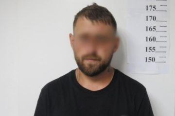 Задержан и взят под стражу мужчина, укравший 300 000 рублей у участника СВО в аэропорту Челябинска