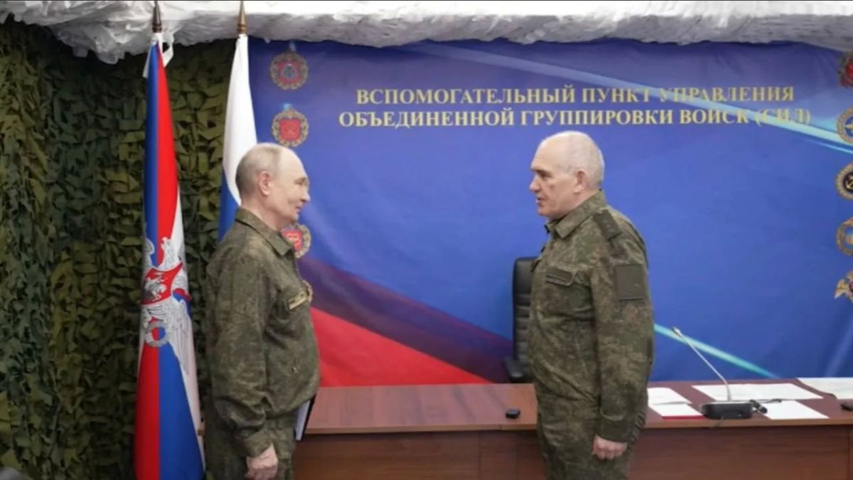 Путин посетил сегодня один из вспомогательных командных пунктов объединенной группировки войск, — Песков