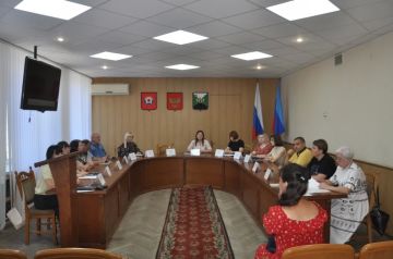 Проведено заседание Комиссии по делам несовершеннолетних и защите их прав