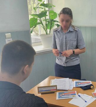 Сотрудники ИК № 1 и ИК № 5 УФСИН России по Луганской Народной Республике приняли участие во Всероссийской ярмарке трудоустройства