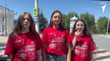 Детвора из Движения Первых поздравила госавтоинспекторов региона с профессиональным праздником