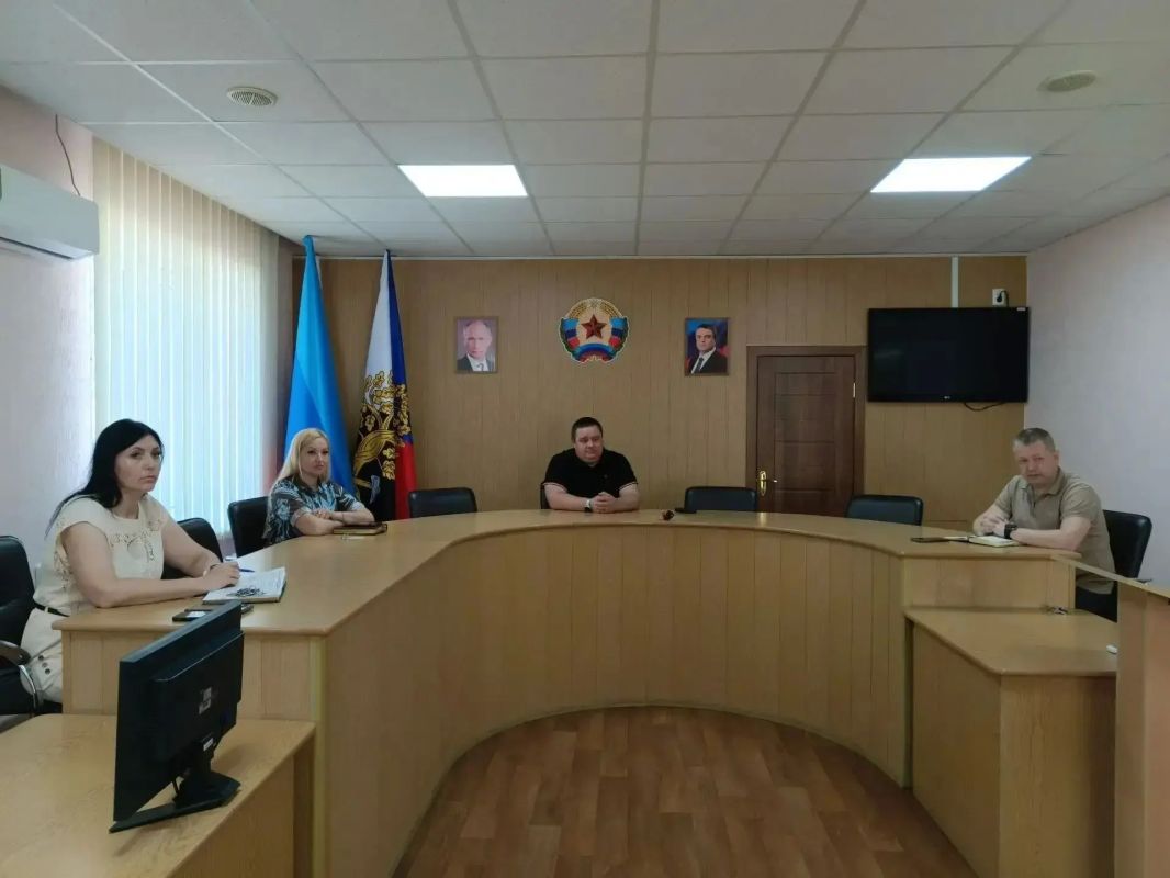 Андрей Рубанцов: РАБОЧУЮ НЕДЕЛЮ НАЧАЛ С СОВЕЩАНИЯ С РУКОВОДИТЕЛЯМИ ОТДЕЛОВ И УПРАВЛЕНИЙ АДМИНИСТРАЦИИ, А ТАКЖЕ ПОДВЕДОМСТВЕННЫХ УЧРЕЖДЕНИЙ