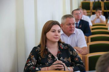 Галина Дуброва: О важном – здоровье в ЛНР. На заседании Народного Совета заслушали отчет Правительства ЛНР за 2025 год, который представил Глава республики Леонид Пасечник