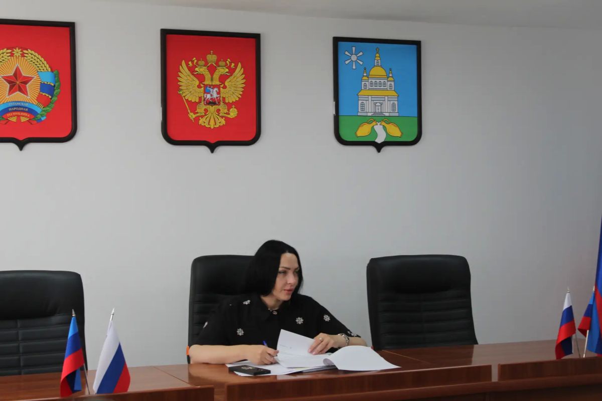 Сегодня провела еженедельное совещание с аппаратом Администрации