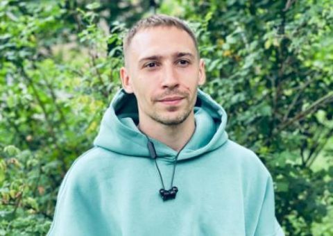 Игорь Гомольский: Сегодня подарил бойцу шлем в камуфляже из мордашек анимешных девочек
