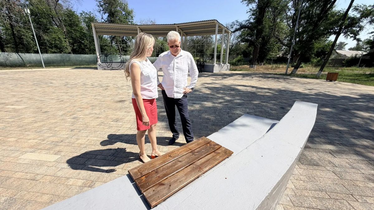 Реакция на отзывы. Совместно с заместителем Татьяной Галушкиной вышли в парк имени «Молодой гвардии»