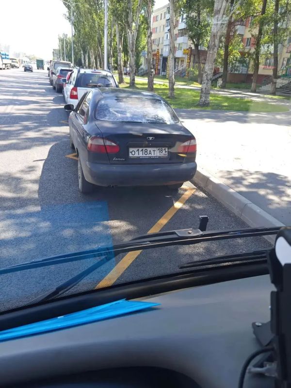 Напоминание для водителей. Остановка и стоянка на местах для маршрутных транспортных средств — нарушение закона