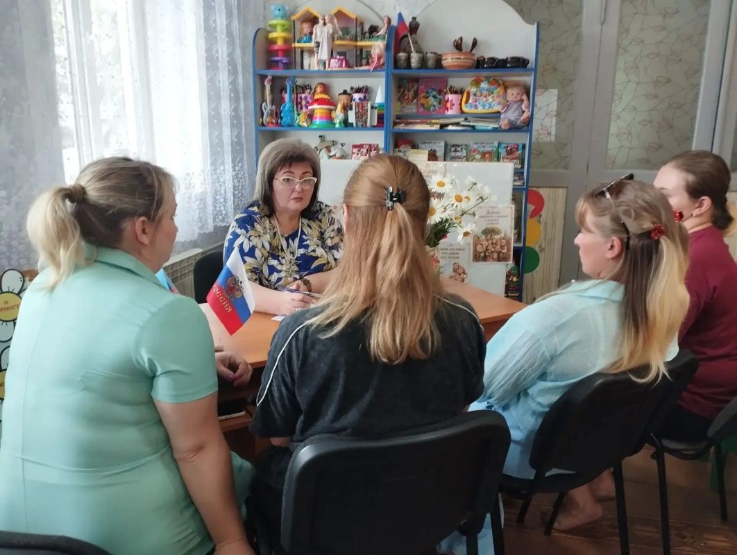 Заседание дискуссионного клуба на тему: «Родители обязаны — педагоги должны»