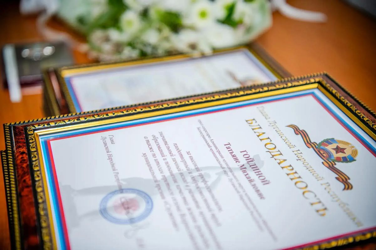 Леонид Пасечник вручил награды лауреату и участникам Всероссийской премии «Служение»