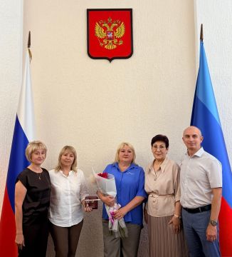 В Верховном Суде Луганской Народной Республики состоялась торжественная церемония, посвященная уходу в почетную отставку судьи Жовтневого районного суда г. Луганска Чаркиной Инги Евгеньевны
