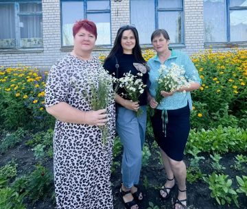 Праздник в каждый дом.. В День семьи, любви и верности стены десятков домов в селе Плугатарь стали теплее. Активисты первичного отделения №13 организовали адресные визиты с поздравлениями к тем, кто ежедневно проявляет...