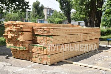 В Ясеновской школе № 2 им. Д. В. Лазутина продолжается ремонт
