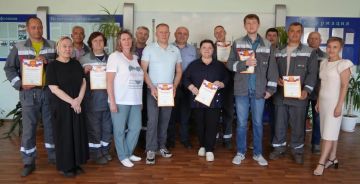 В Алчевске отметили металлургов, которые помогали студентам в обучении
