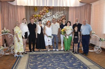 В Красном Луче состоялся праздничный концерт в честь Дня семьи, любви и верности