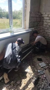 Аварийная бригада из Удмуртии обновляет систему отопления в Македоновском Доме культуры