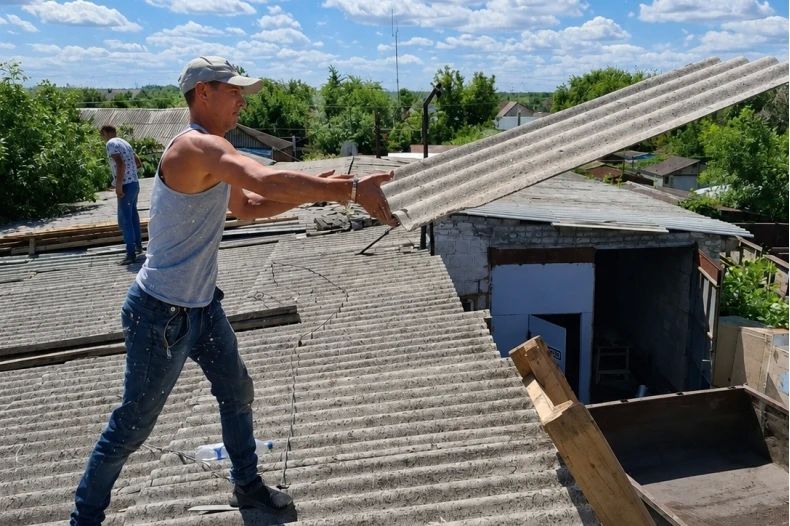 Хакасия помогает восстанавливать объекты в Свердловском муниципальном округе