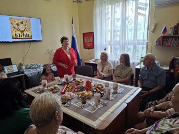 9 июля в Молодогвардейской городской библиотеке состоялся Вечер трудовых династий «Счастье в труде», организованный советом женщин Краснодонского муниципального округа Луганского регионального отделения Общероссийской...