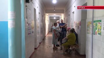 ВРАЧИ ИЗ ЛУГАНСКА В Кировске состоялся выездной приём врачей узких специальностей из учреждений здравоохранения Луганска