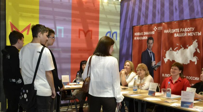 Более 90% выпускников вузов и колледжей ЛНР трудоустроились с помощью кадровых центров