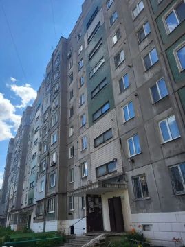 Специалисты региона-шефа смонтировали лифты в жилом доме на улице Ленина