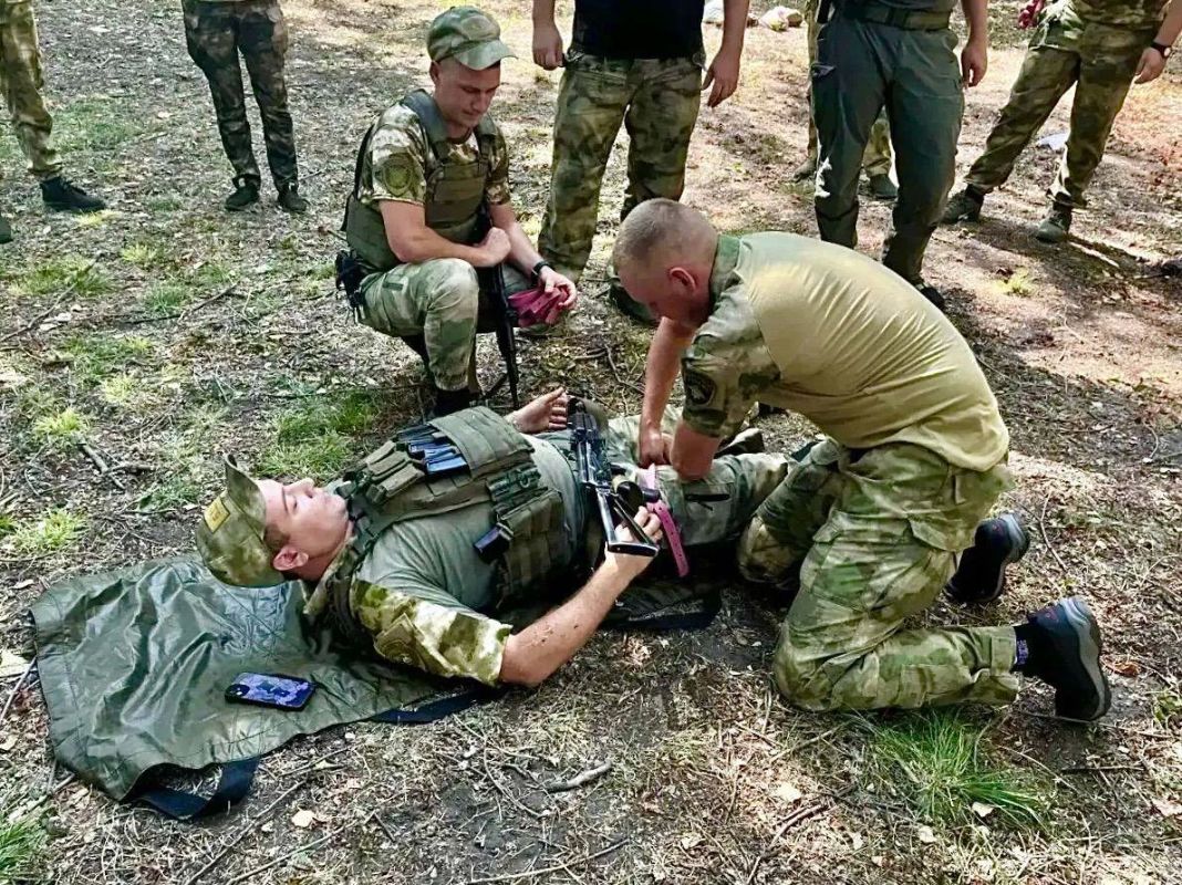 Белокуракинские полицейские отработали приёмы спасения жизни в условиях, максимально приближенных к реальным