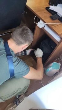 Аварийная бригада из Удмуртии обновила электросети административного здания в Лутугино