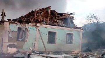 Три человека погибли в Подмосковье минувшей ночью в результате атак дронов киевских боевиков, еще пятеро получили ранения. Об этом сообщил губернатор Московской области Андрей Воробьев